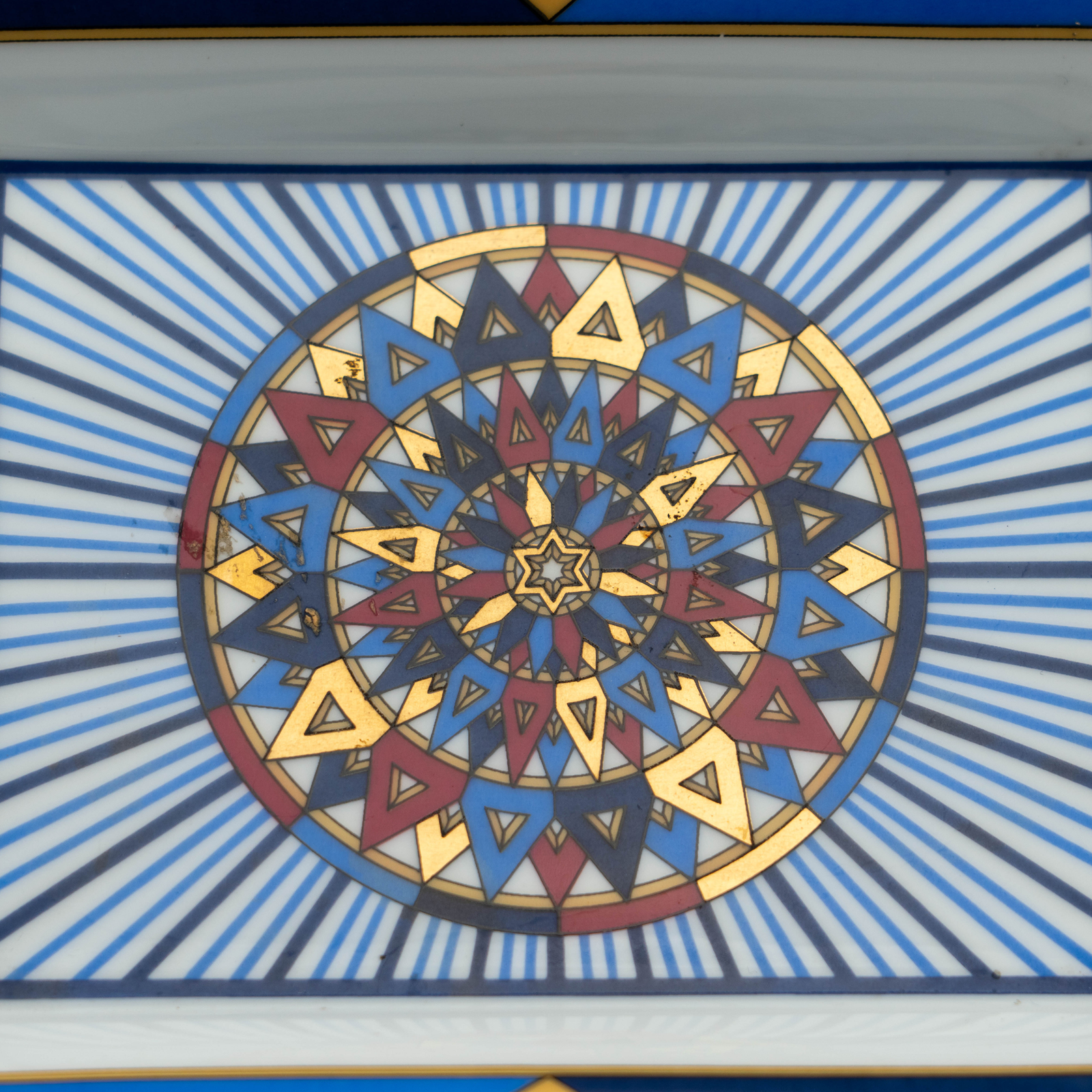 Hermes Ashtray, Compass