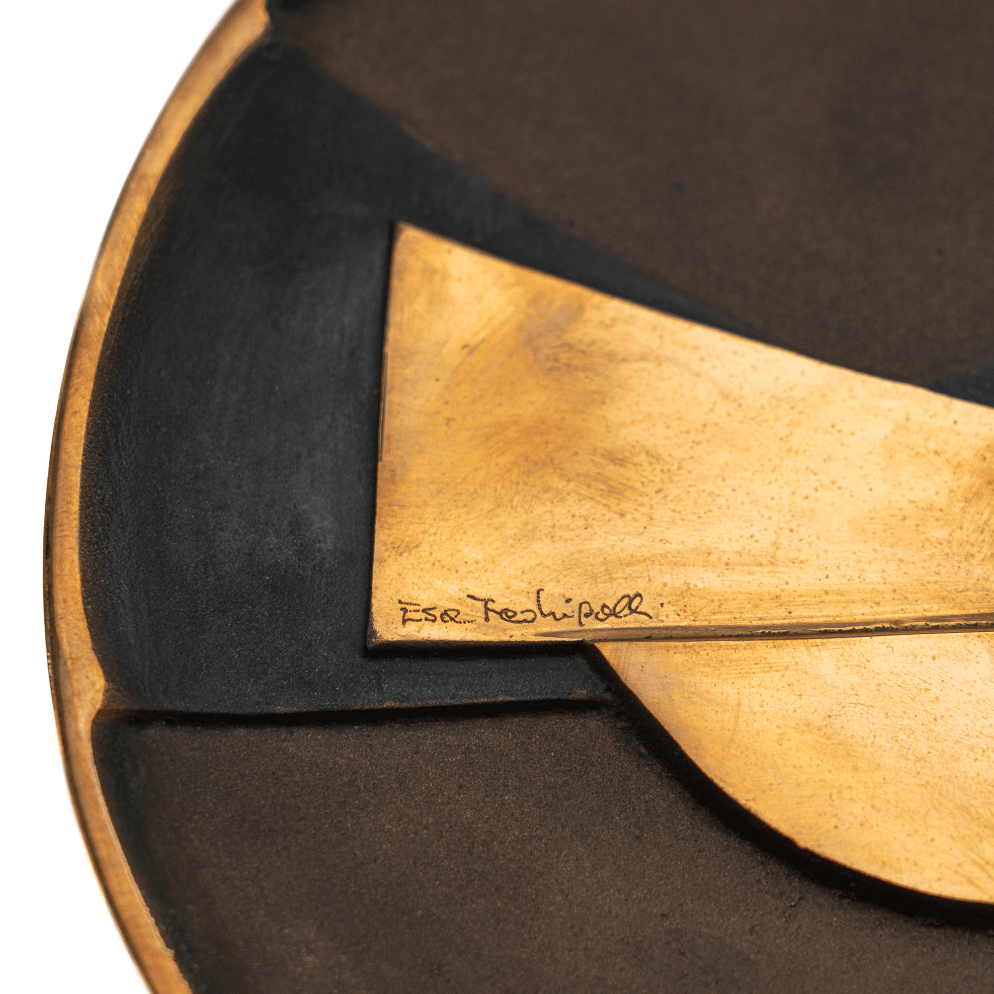 Abstract Bronze Charger